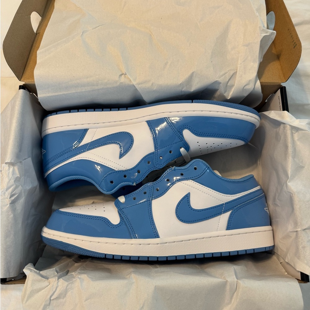 Jordan 1 Low SE WHITE/ LEGEND BLUE